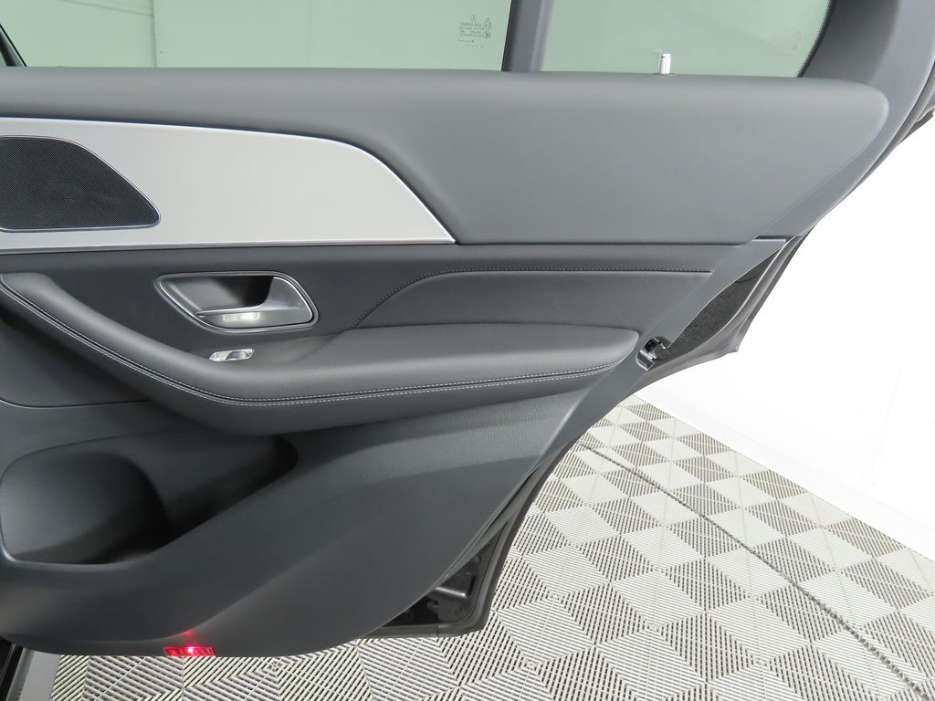 Thumbnail: 2026 Mercedes-Benz GLE - 25