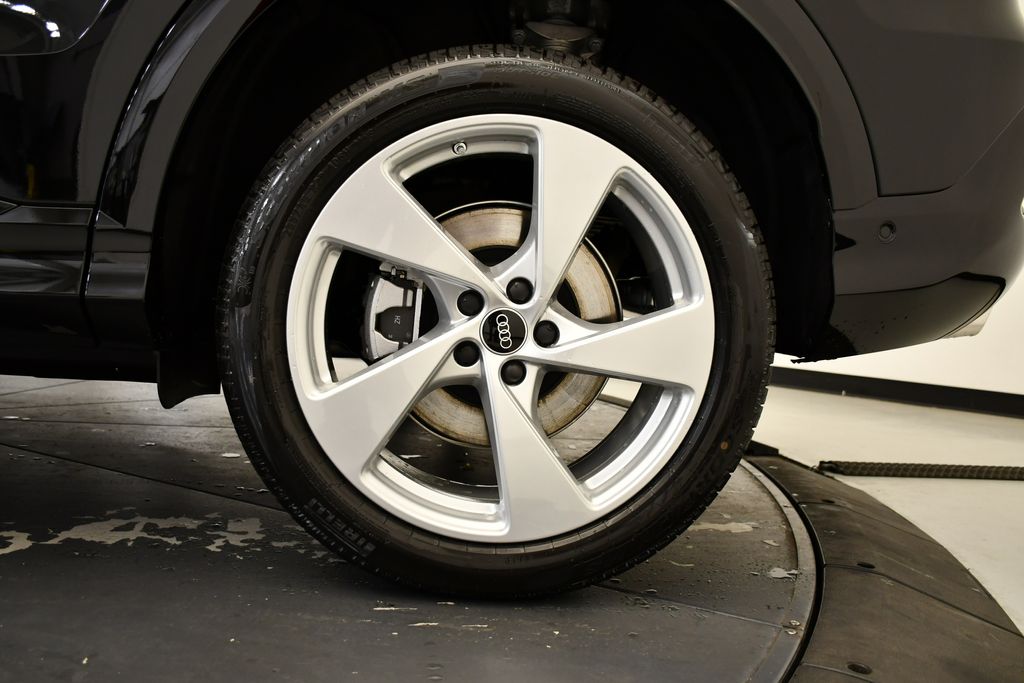 Thumbnail: 2025 Audi Q5 - 14