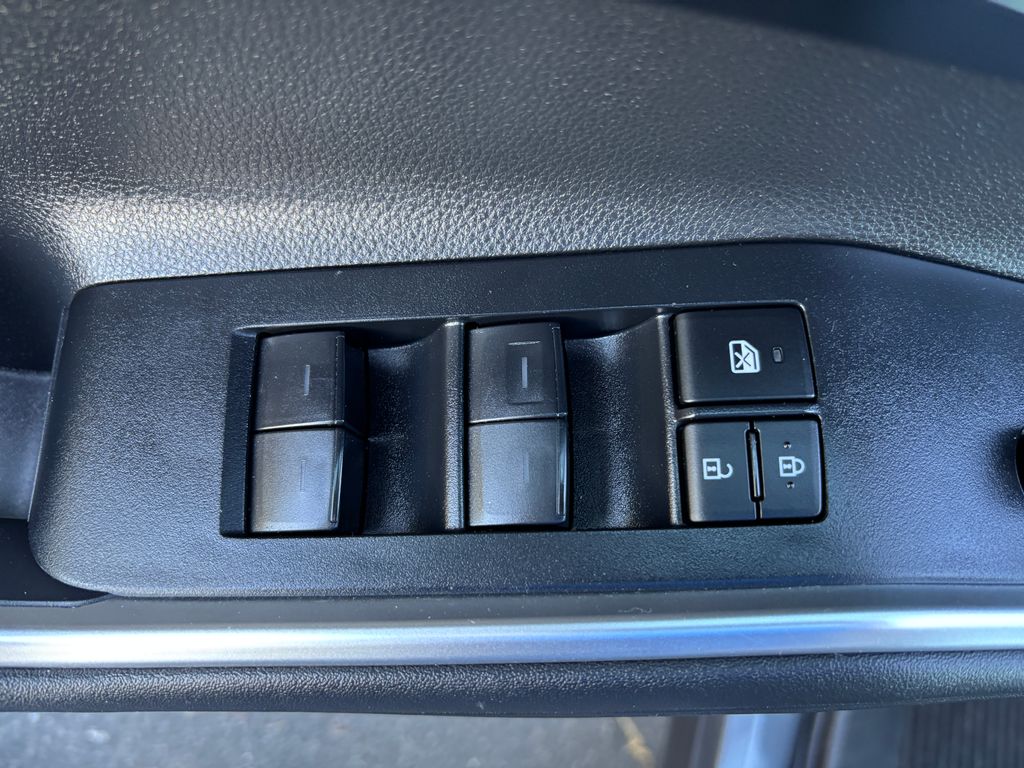 2023 Toyota Highlander L 30