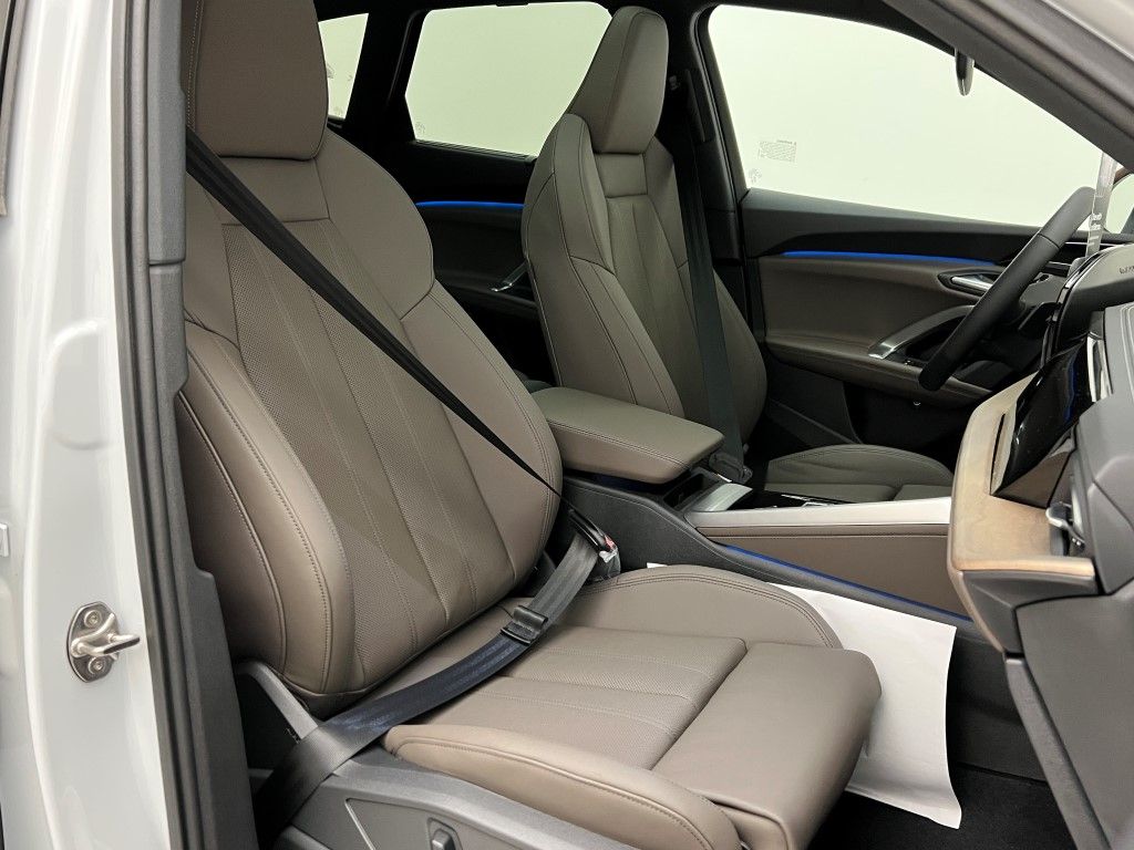 Thumbnail: 2025 Audi Q5 - 14