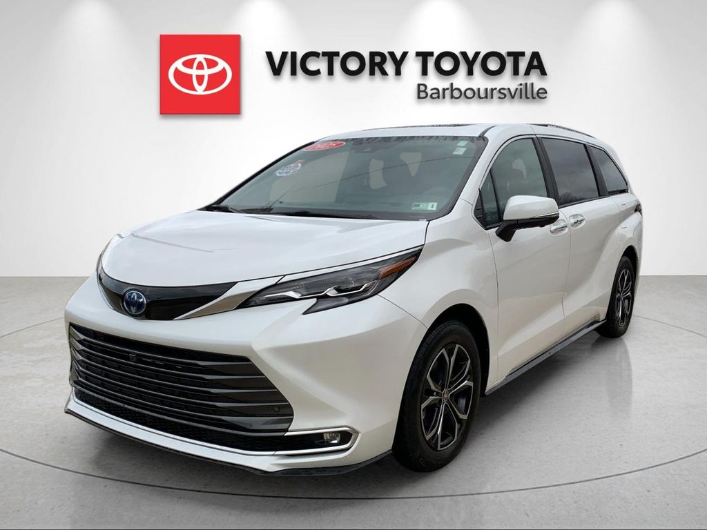 2025 Toyota Sienna Platinum 7-Passenger AWD