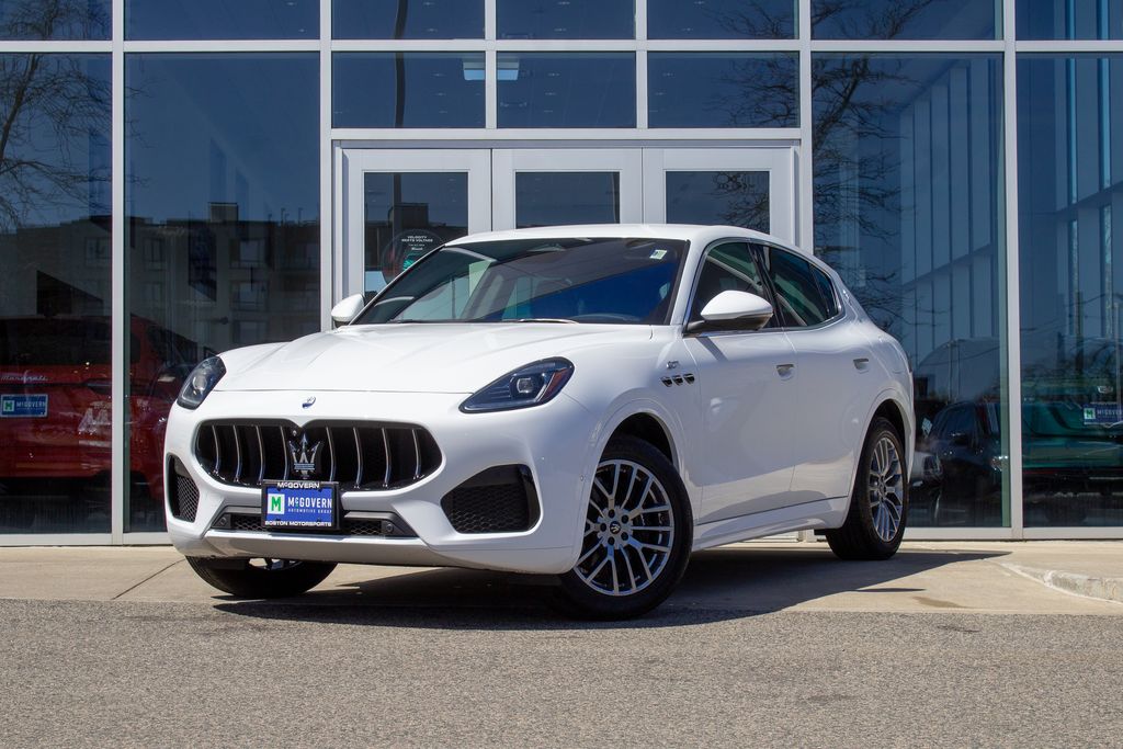 Bianco 2023 Maserati Grecale GT AWD SUV / Crossover All-Wheel Drive 8-Speed Automatic