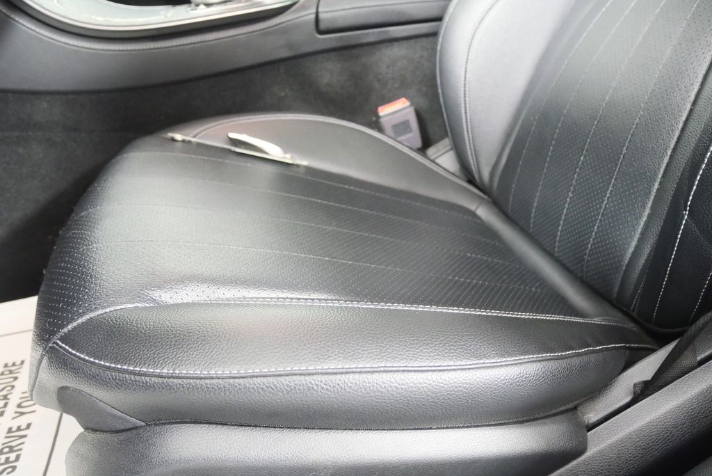 Thumbnail: 2018 Mercedes-Benz E-Class - 9