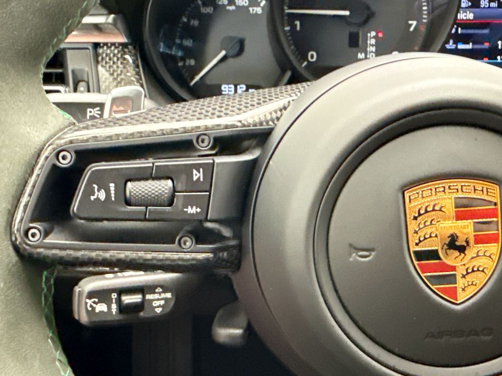 Thumbnail: 2024 Porsche Macan - 11