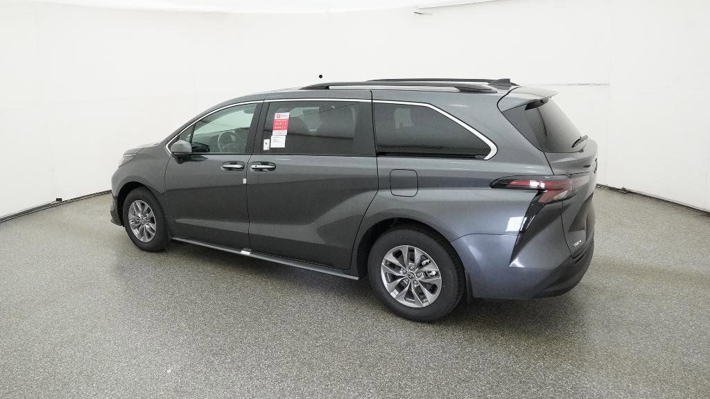 Thumbnail: 2025 Toyota Sienna - 10