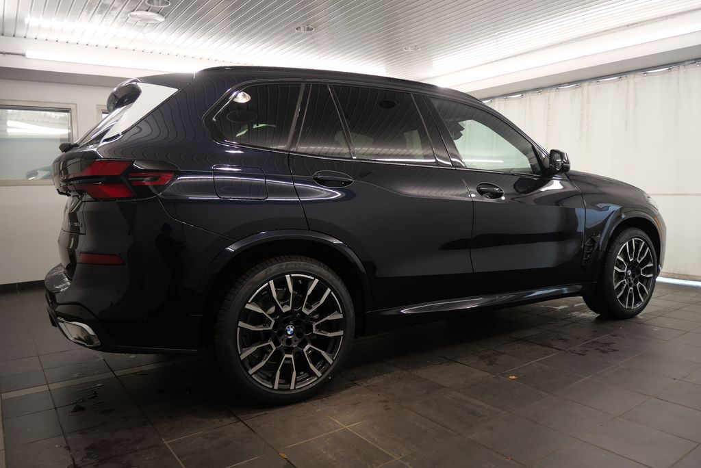 2025 BMW X5 xDrive50e 7