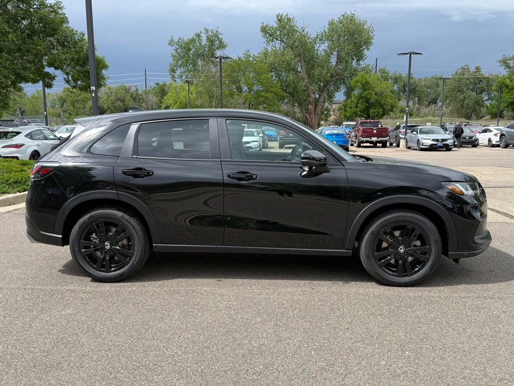 View vehicle photo 3
