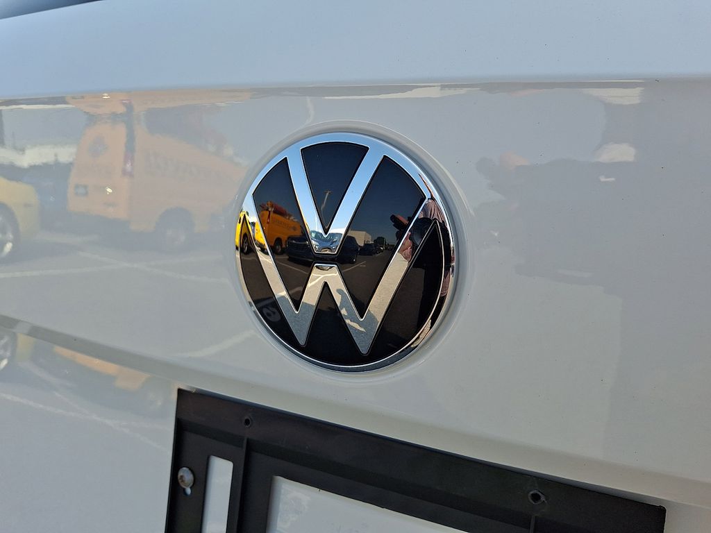 2022 Volkswagen Taos 1.5T SEL White at Auto Express Mitsubishi