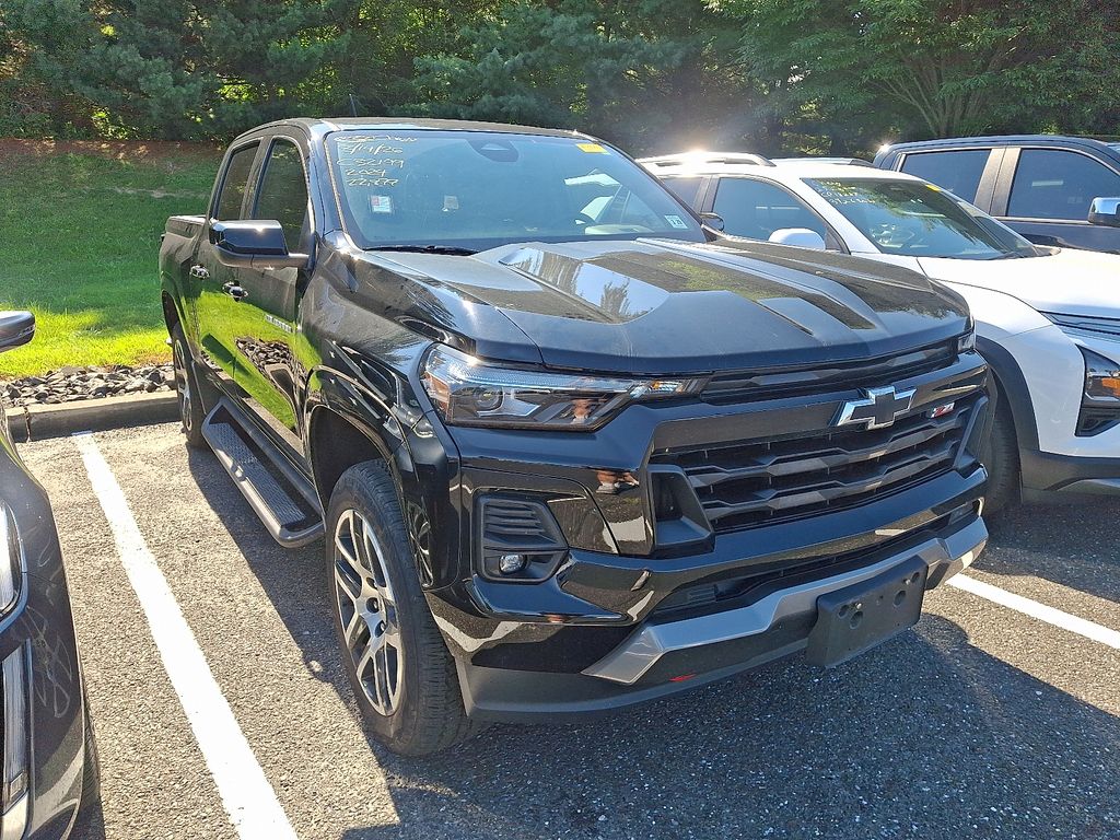 Thumbnail: 2024 Chevrolet Colorado - 3