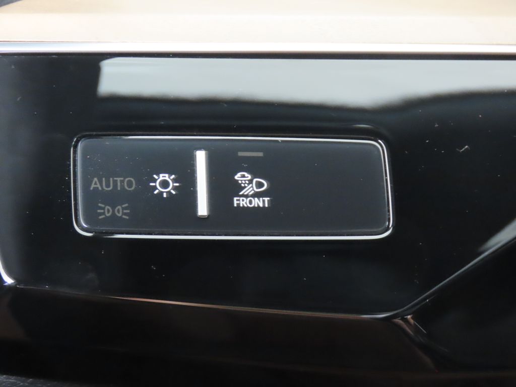 Thumbnail: 2024 Audi Q8 e-tron - 18