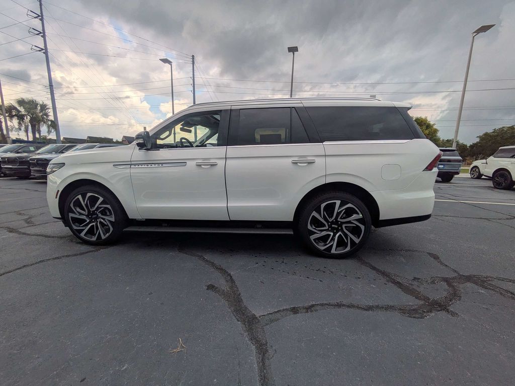 2027 Lincoln Navigator Reserve