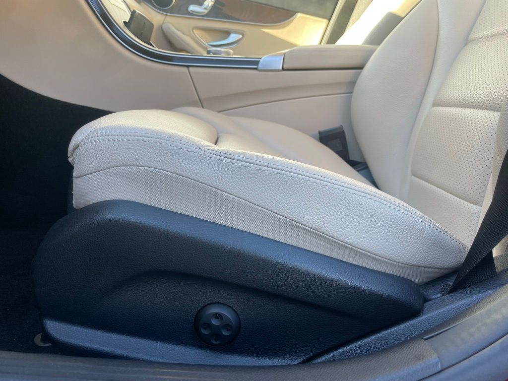 Thumbnail: 2021 Mercedes-Benz C-Class - 22