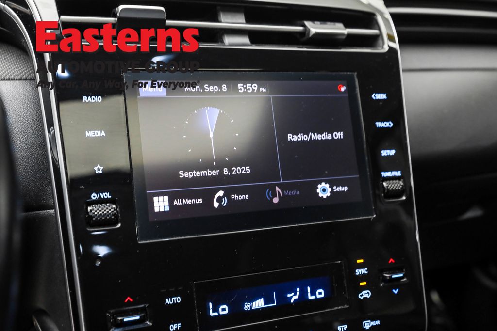 Used 2022 Black Hyundai SEL image 19