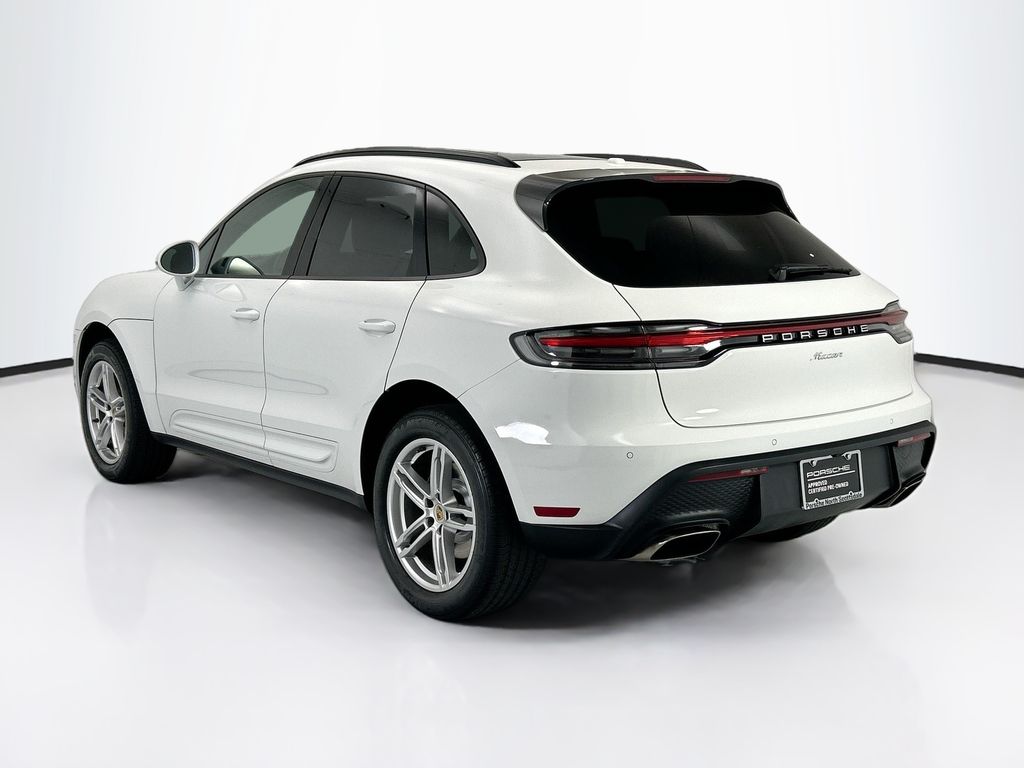 Thumbnail: 2023 Porsche Macan - 3