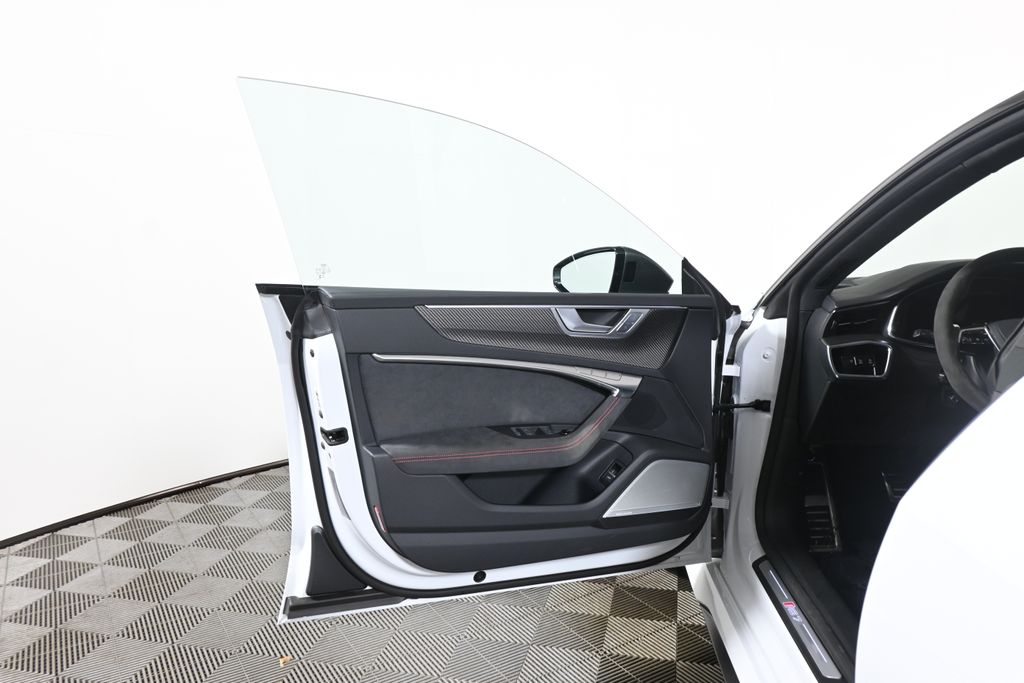 Thumbnail: 2025 Audi RS 7 - 29
