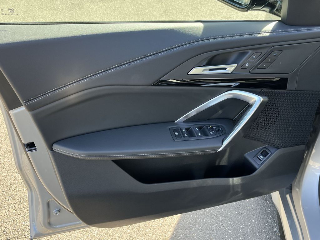 2025 BMW X1 xDrive28i 13