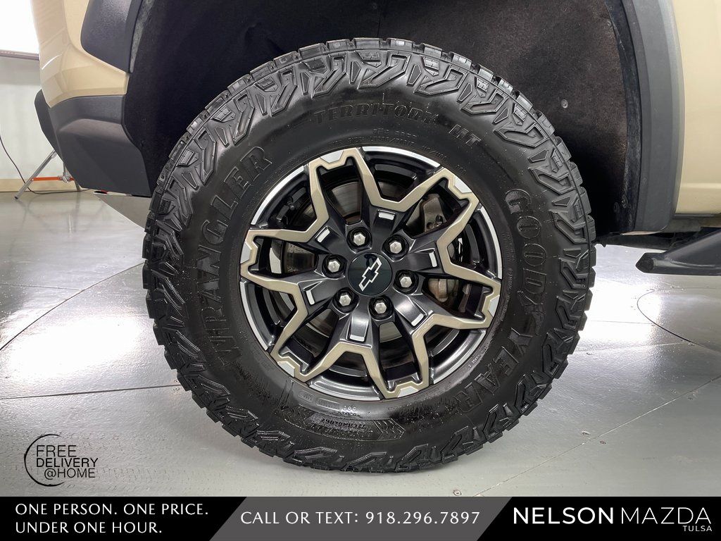 Used 2023 Beige Chevrolet ZR2 image 11