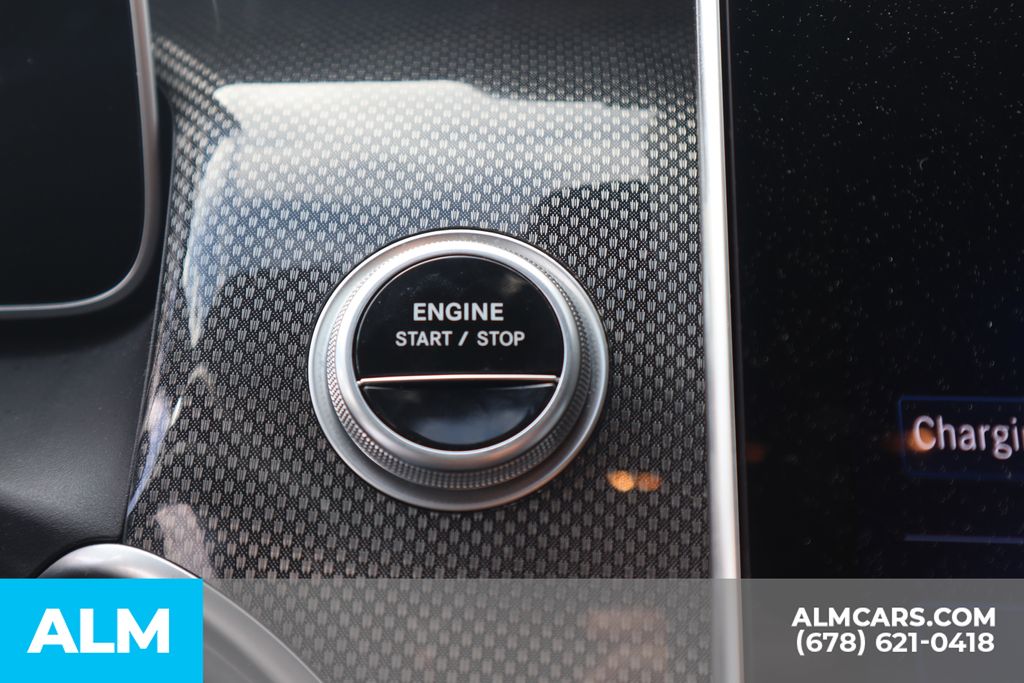 Used 2025 Black Mercedes-Benz GLC 350e image 31