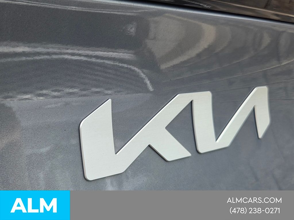 Used 2025 Silver Kia LX image 9