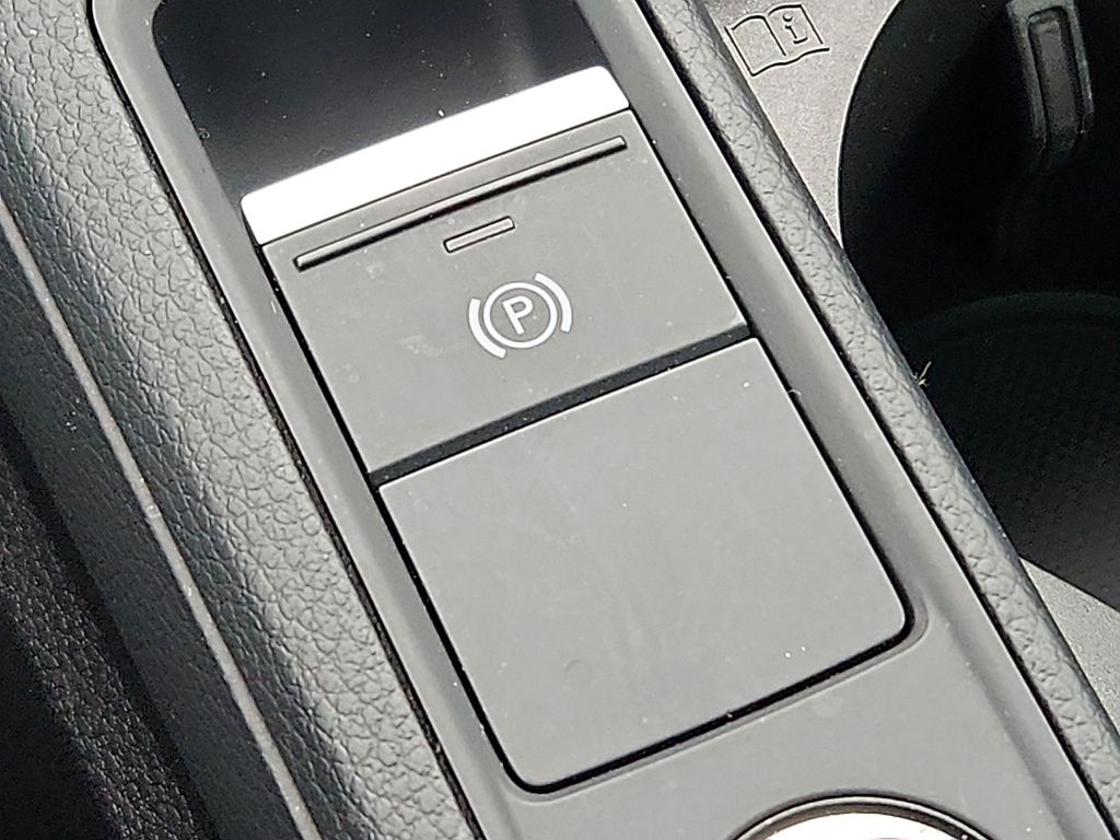 Thumbnail: 2023 Audi Q3 - 23