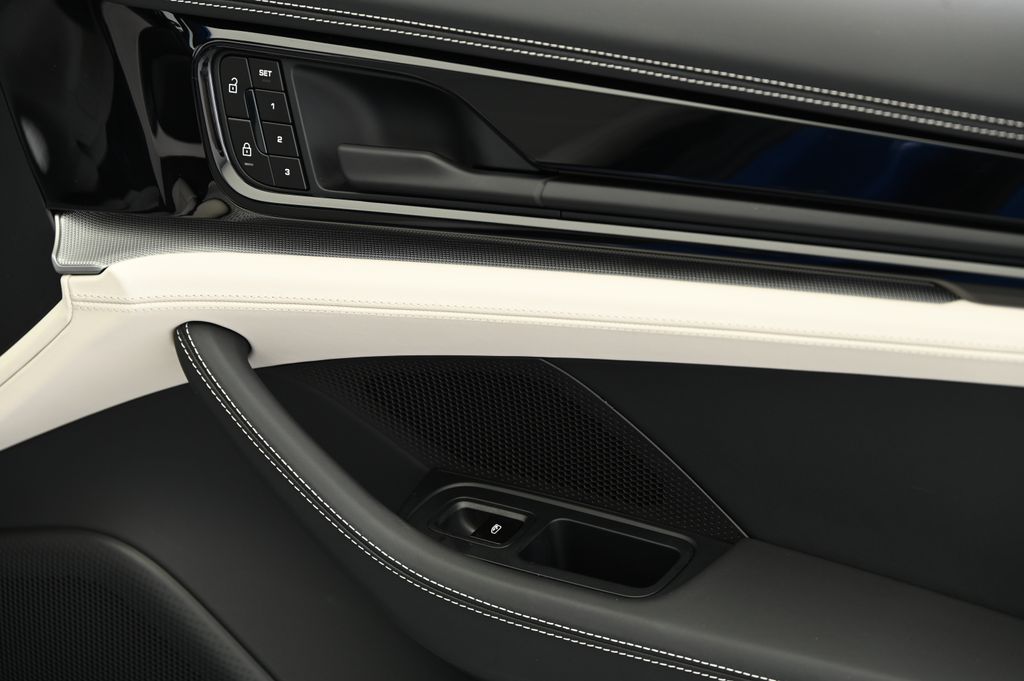 Thumbnail: 2024 Porsche Panamera - 28