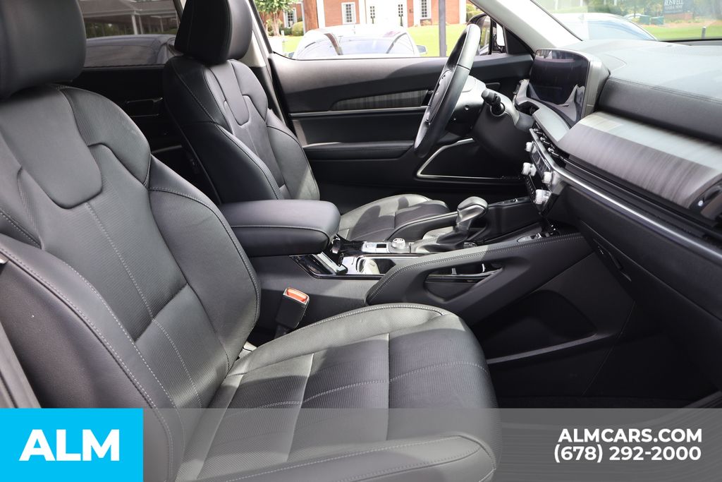 Used 2024 White Kia SX image 28