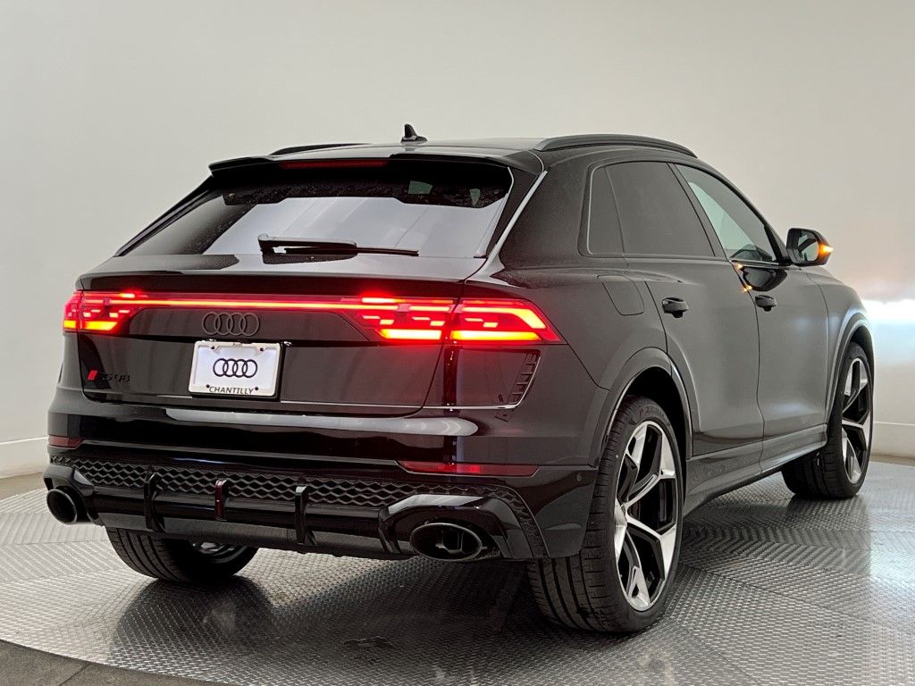 Thumbnail: 2026 Audi RS Q8 - 6