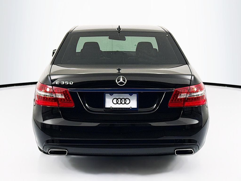 Thumbnail: 2010 Mercedes-Benz E-Class - 6