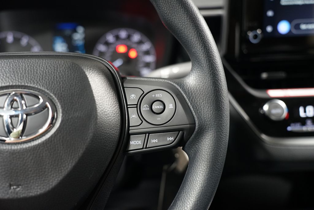 2025 Toyota Corolla LE 13
