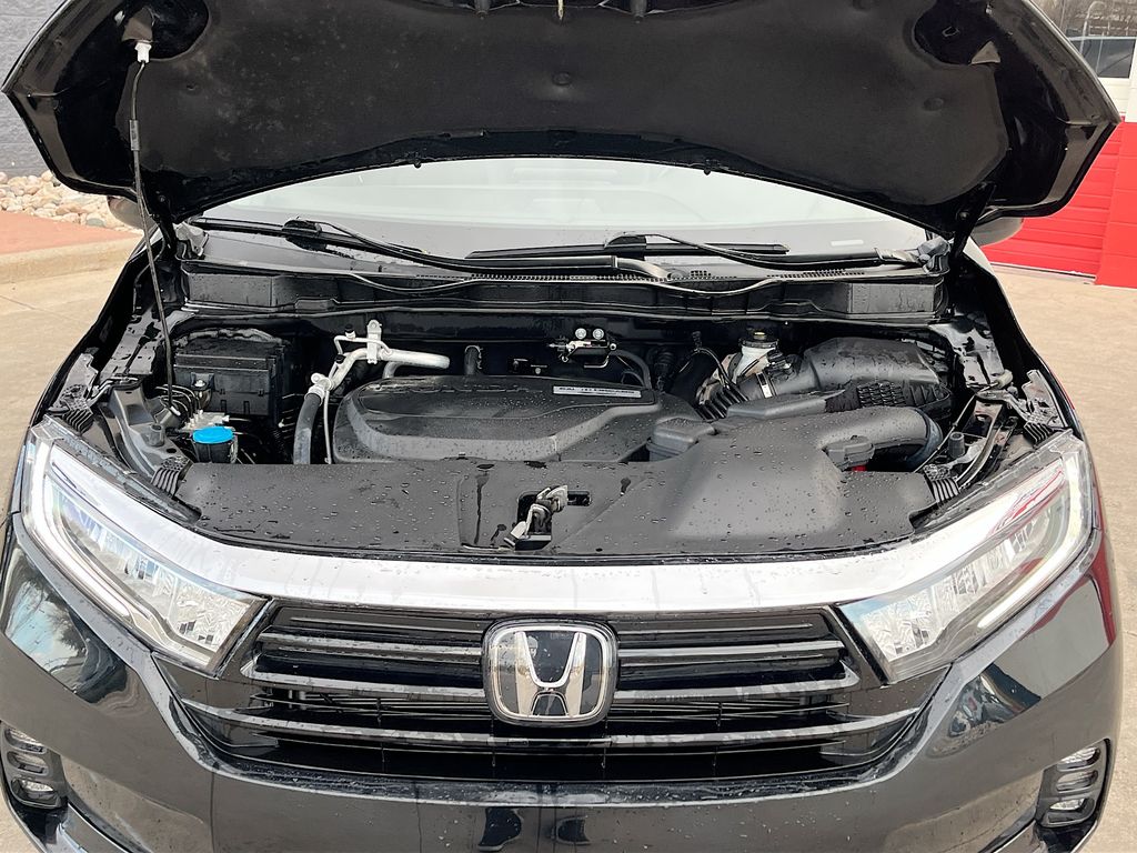 Used 2024 Black Honda EX-L image 32