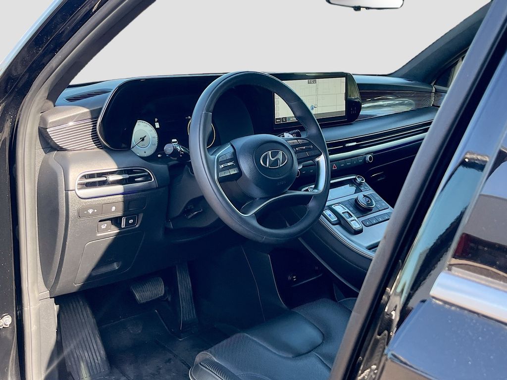 Used 2024 Black Hyundai Calligraphy image 9