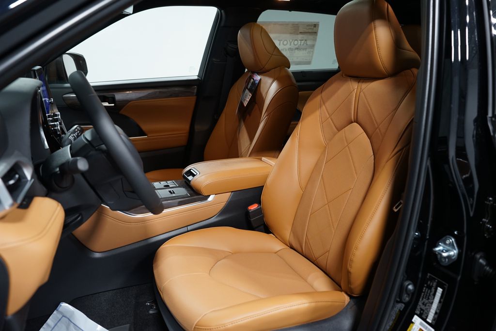 Thumbnail: 2026 Toyota Highlander - 29