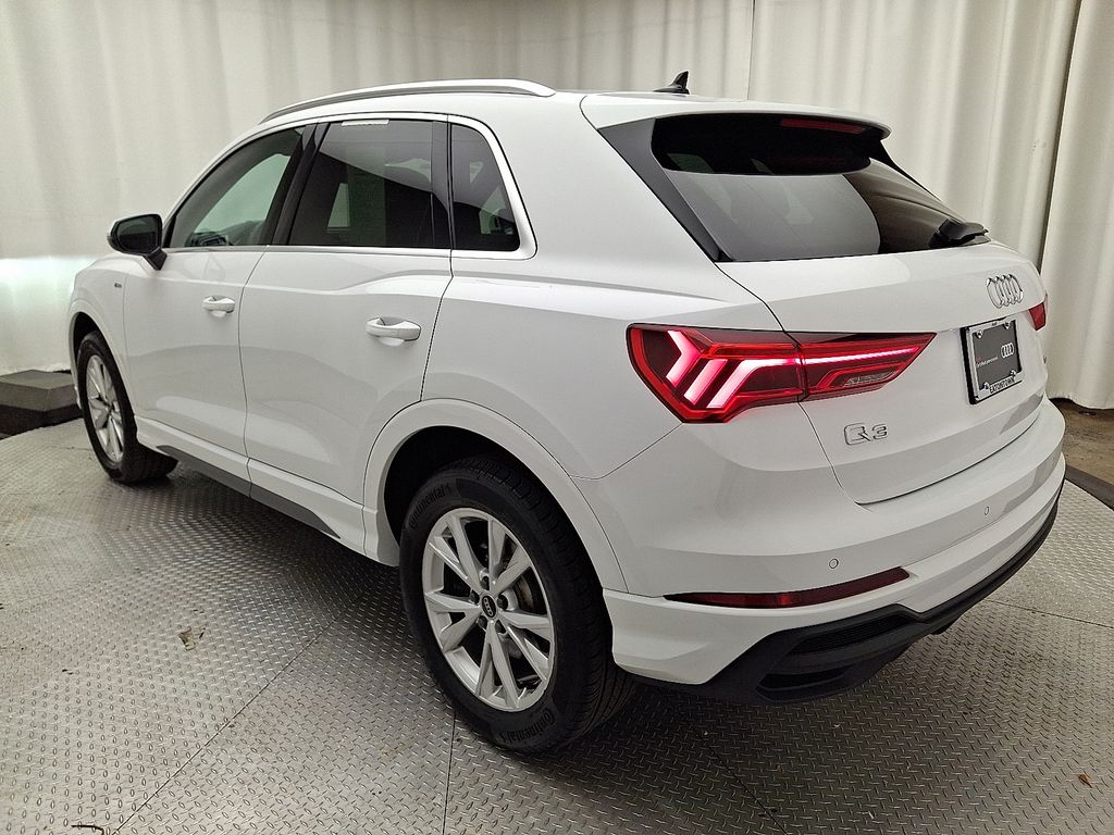 Thumbnail: 2025 Audi Q3 - 6
