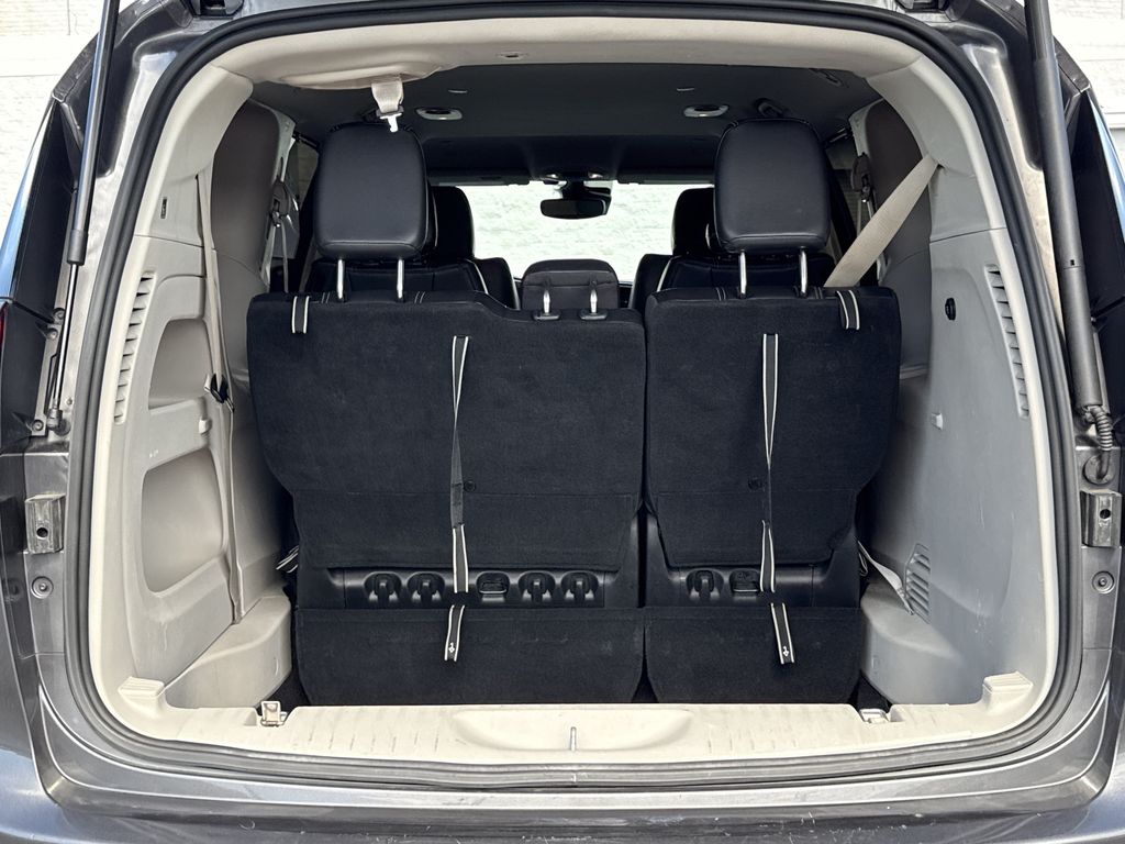 Used 2022 Chrysler Pacifica Van