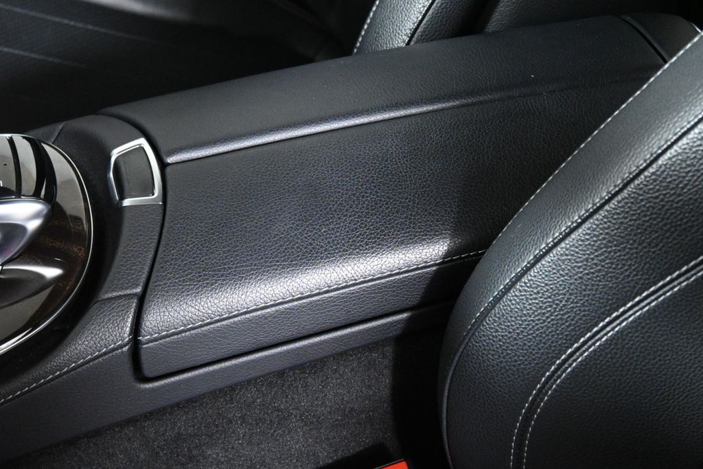 Thumbnail: 2020 Mercedes-Benz E-Class - 27