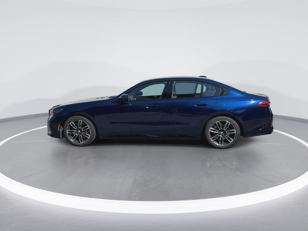 Thumbnail: 2026 BMW 5 Series - 5