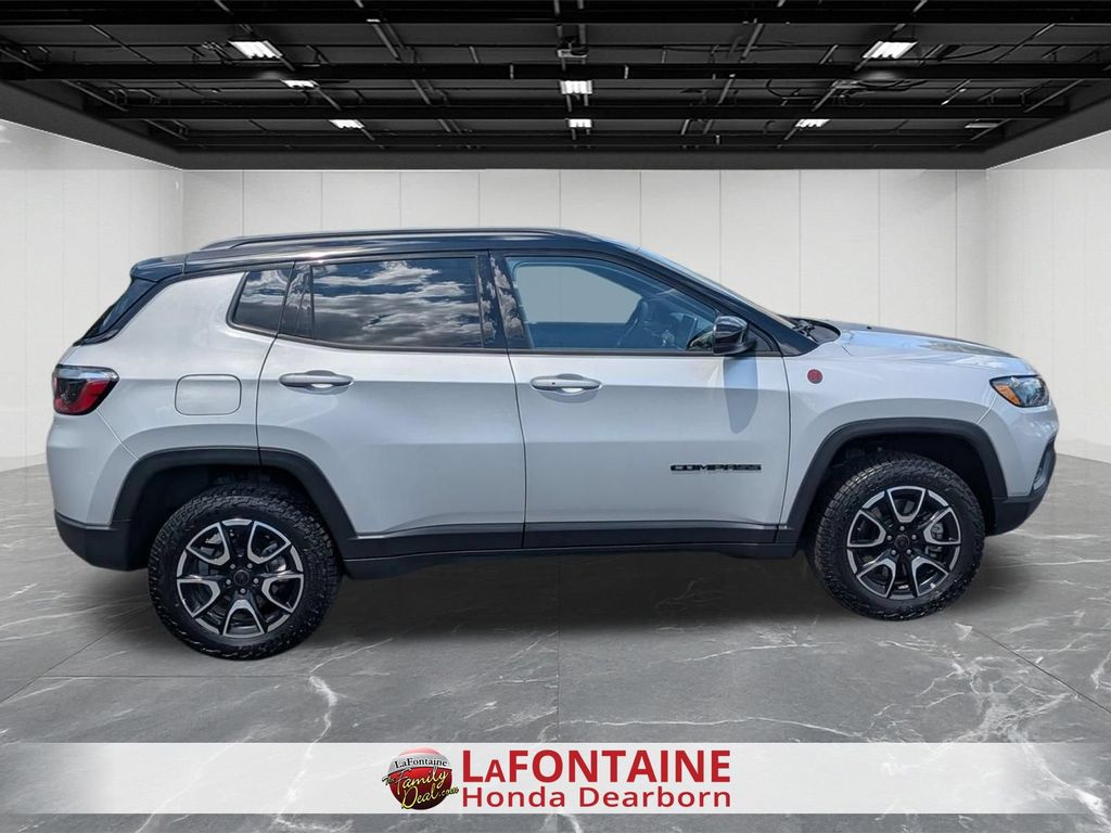 2025 Jeep Compass Trailhawk - Photo 6