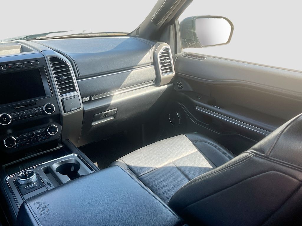 Used 2019 Gray Ford XLT image 24