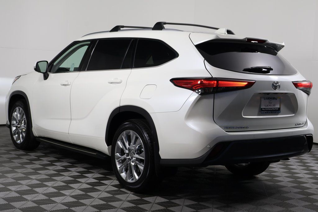 Thumbnail: 2020 Toyota Highlander - 6