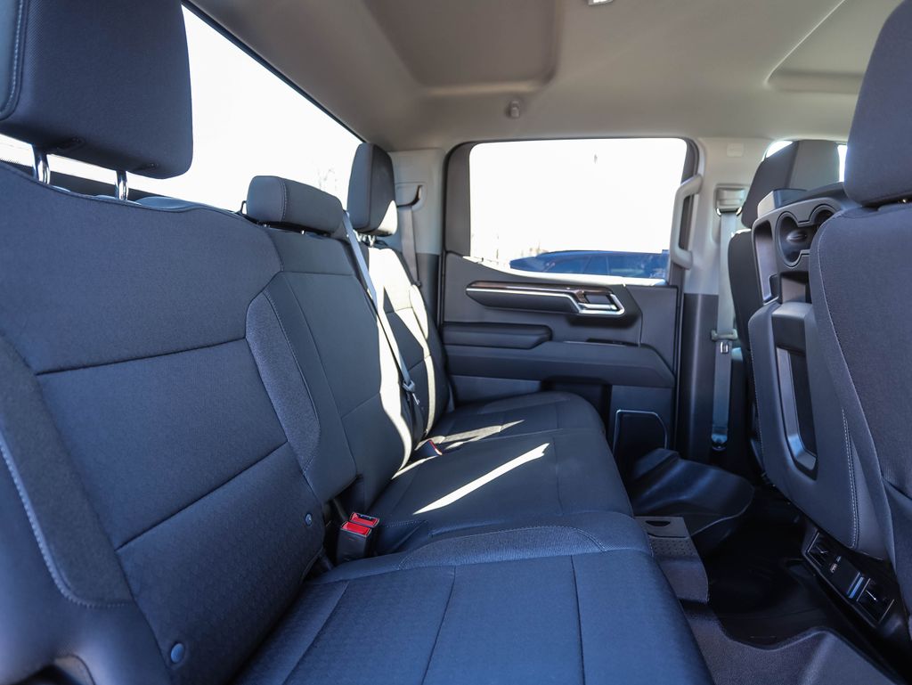 Thumbnail: 2026 Chevrolet Silverado 1500 - 26