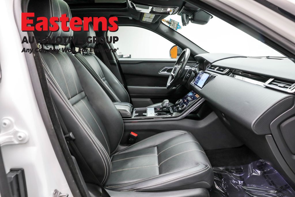 Used 2021 White Land Rover P250 R-Dynamic S image 25