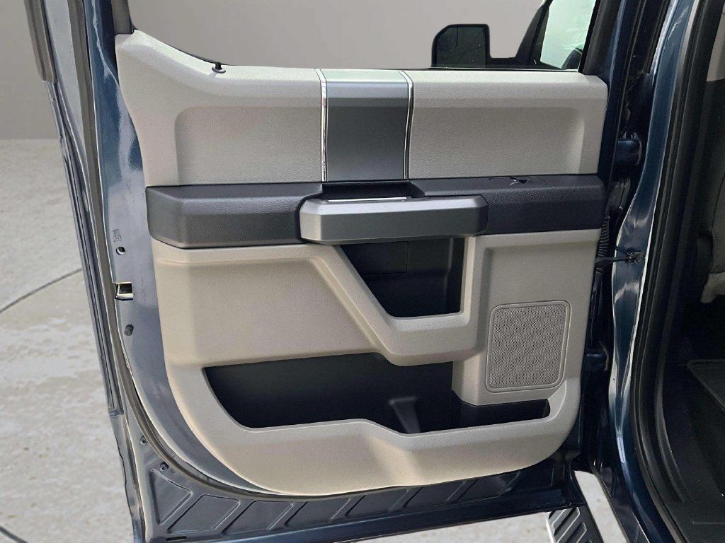 Used 2016 Blue Ford XLT image 19