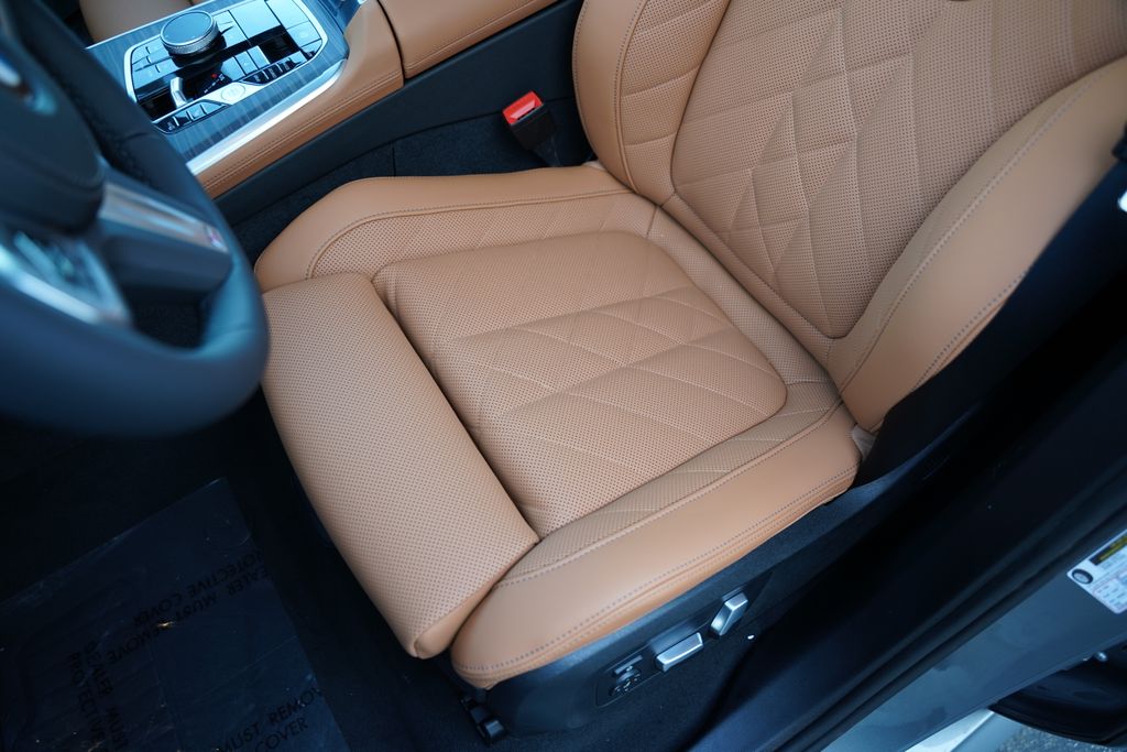 Thumbnail: 2026 BMW X5 - 10
