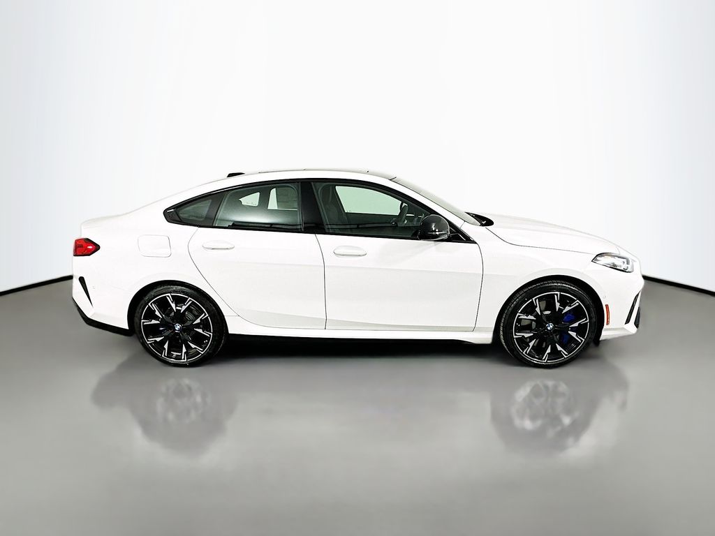 Thumbnail: 2026 BMW 2 Series - 4