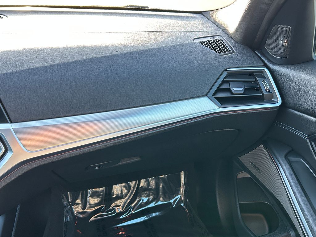 Thumbnail: 2021 BMW 3 Series - 25