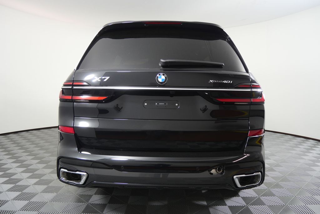 Thumbnail: 2026 BMW X7 - 4