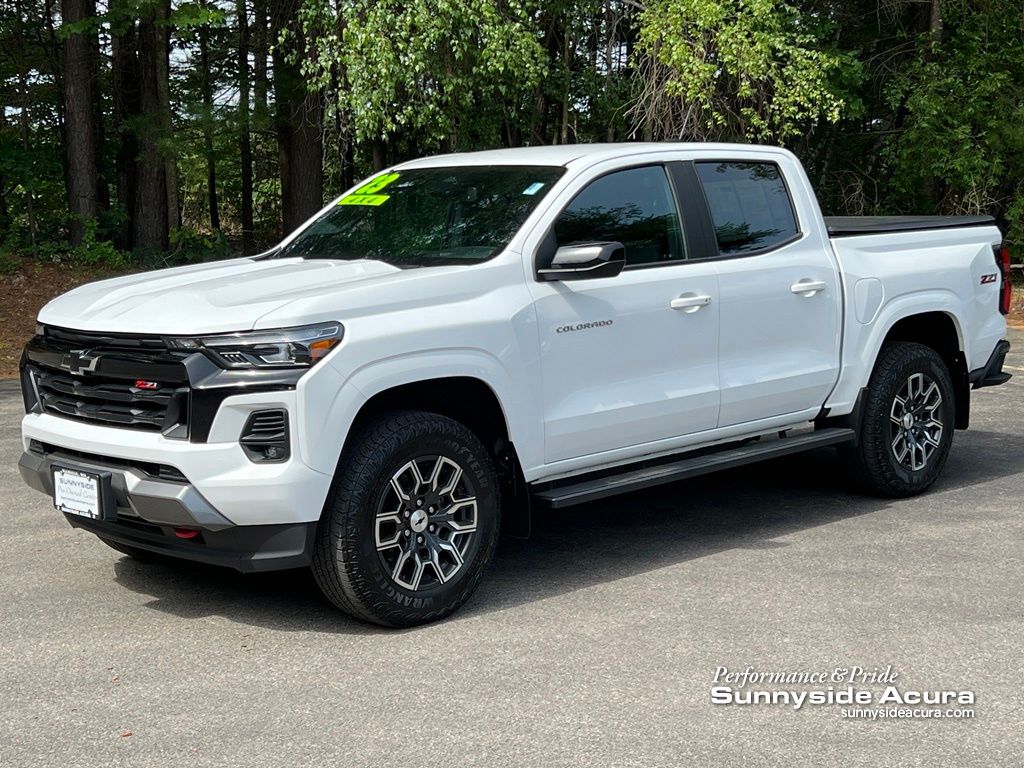 Summit White 2023 Chevrolet Colorado Pickup Truck Four-Wheel Drive 8-Speed Automatic