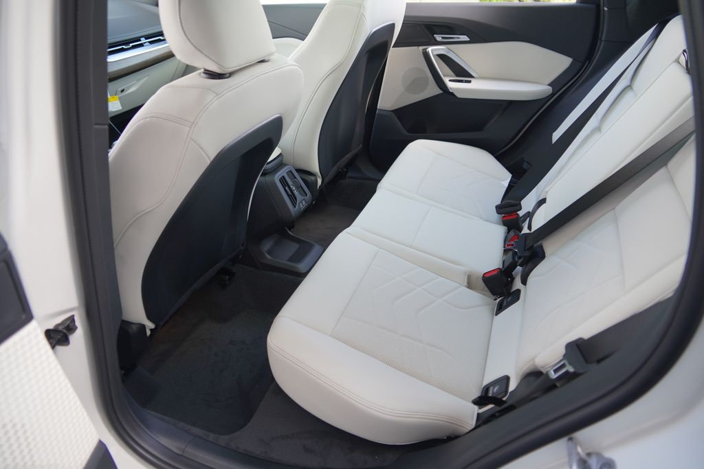 Thumbnail: 2027 BMW X1 - 31