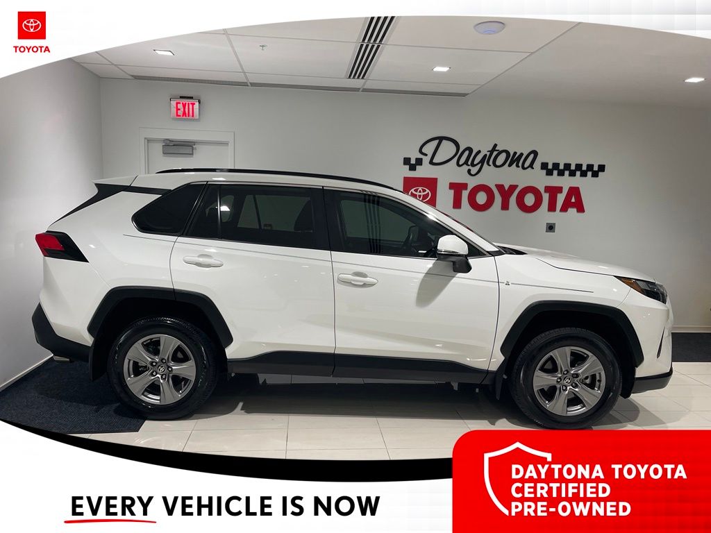 2024 Toyota RAV4 XLE - Photo 5