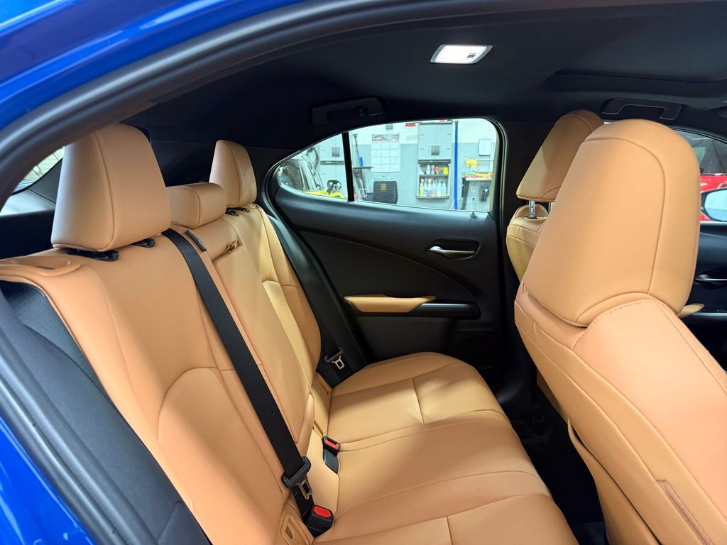 Thumbnail: 2025 Lexus UX - 27